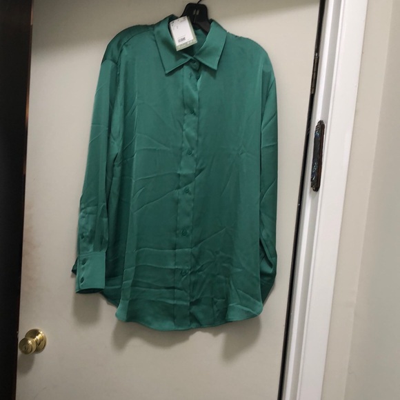 Tops - Beautiful H&M. Women’s top